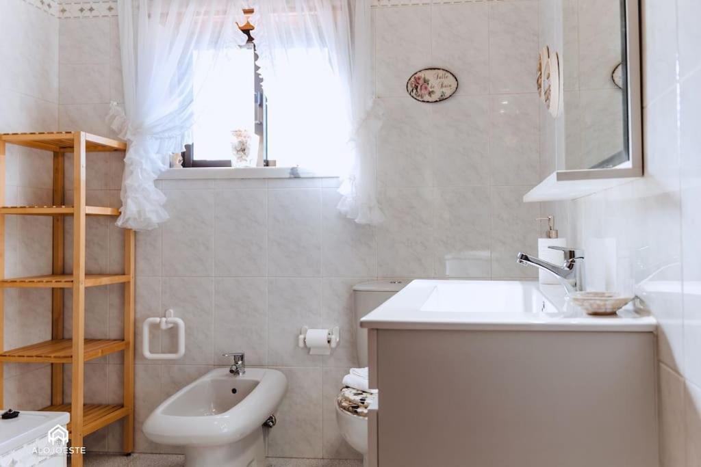 Casa Do Patio - 3 Bedrooms, Ponte Rol 토레스베드라스 외부 사진